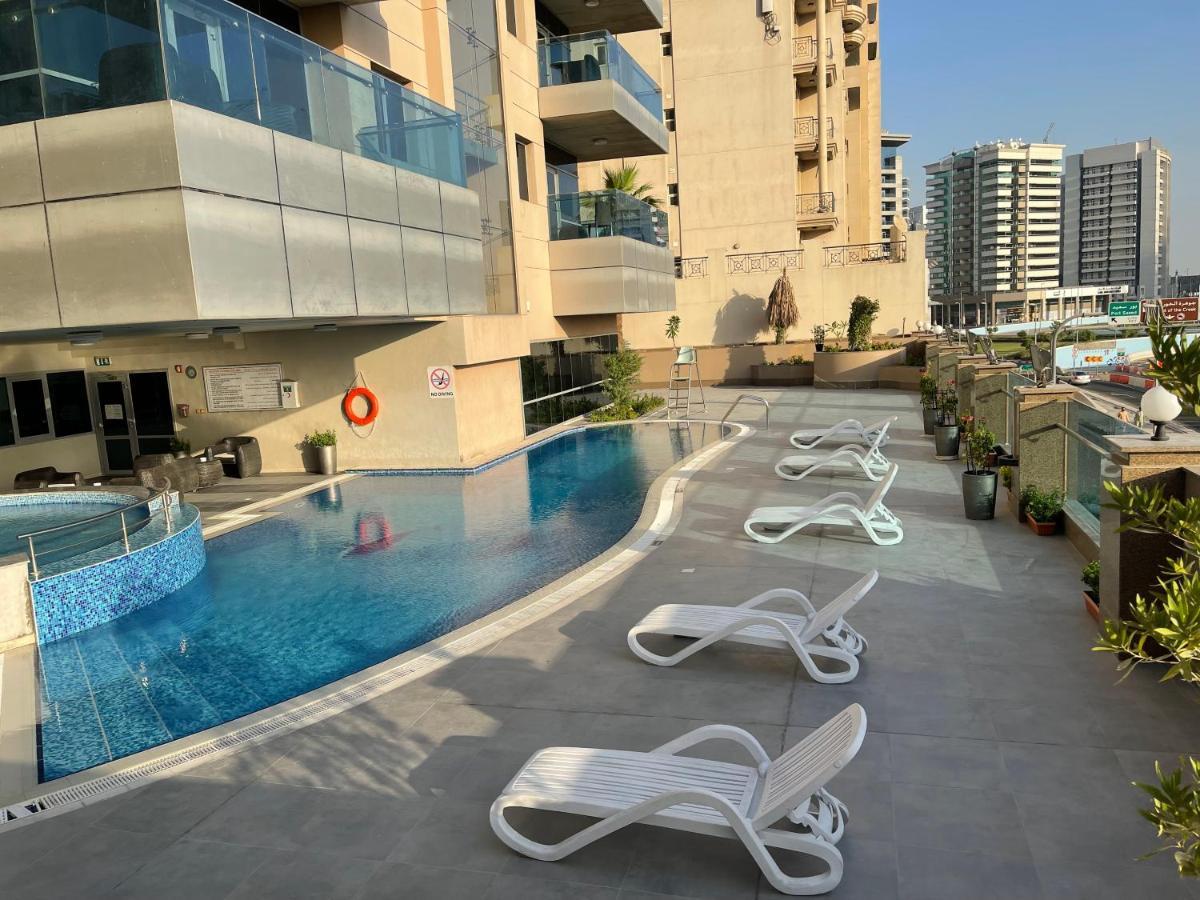 Tulip Creek Hotel Apartments Dubai Exteriör bild