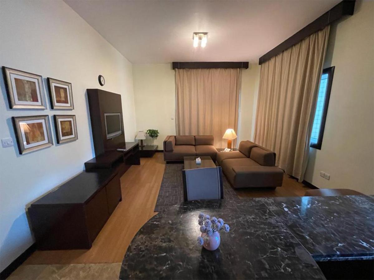 Tulip Creek Hotel Apartments Dubai Exteriör bild