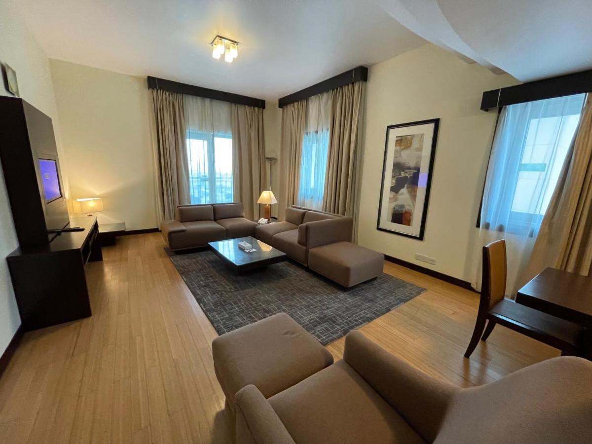 Tulip Creek Hotel Apartments Dubai Exteriör bild