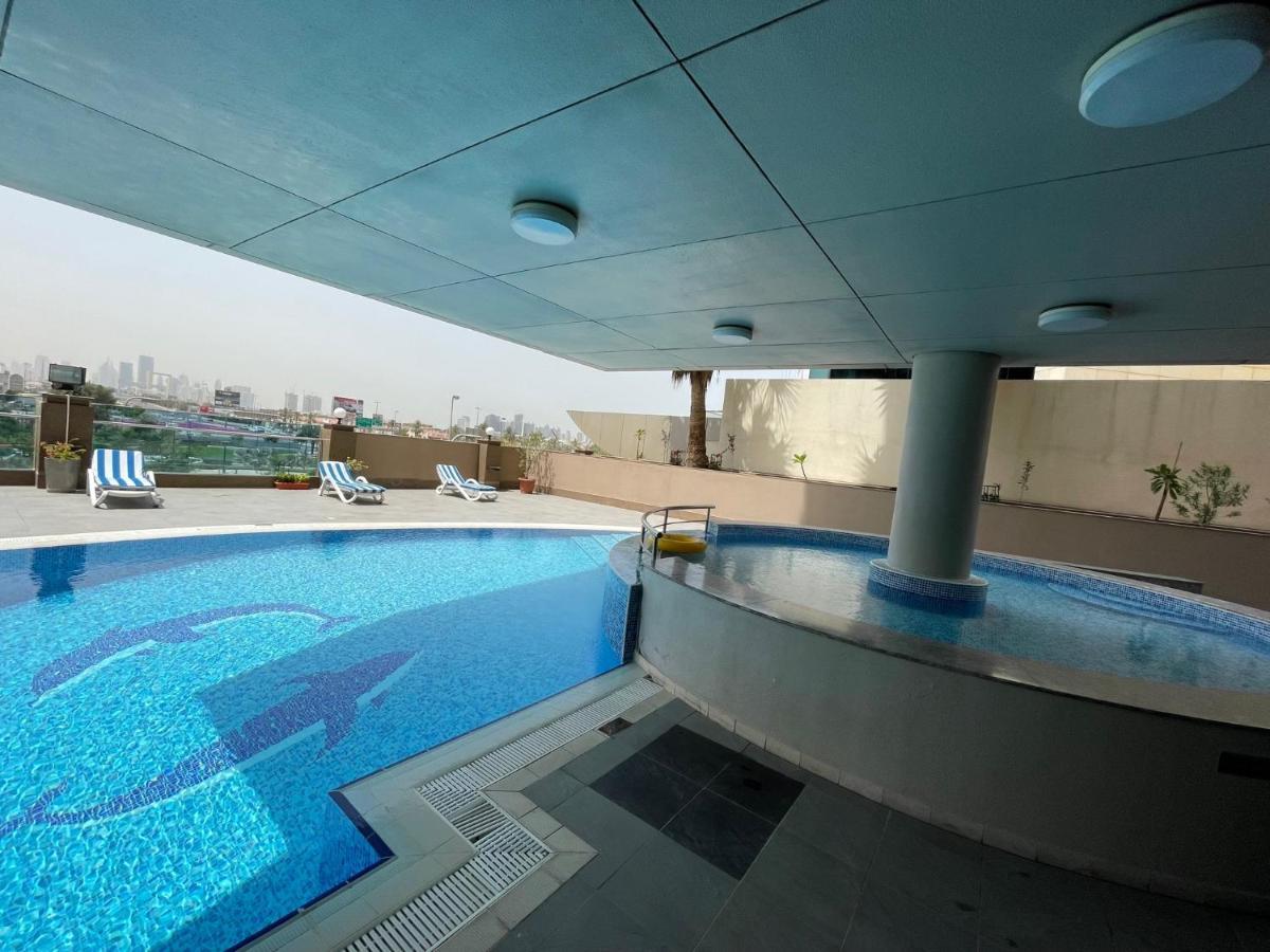 Tulip Creek Hotel Apartments Dubai Exteriör bild