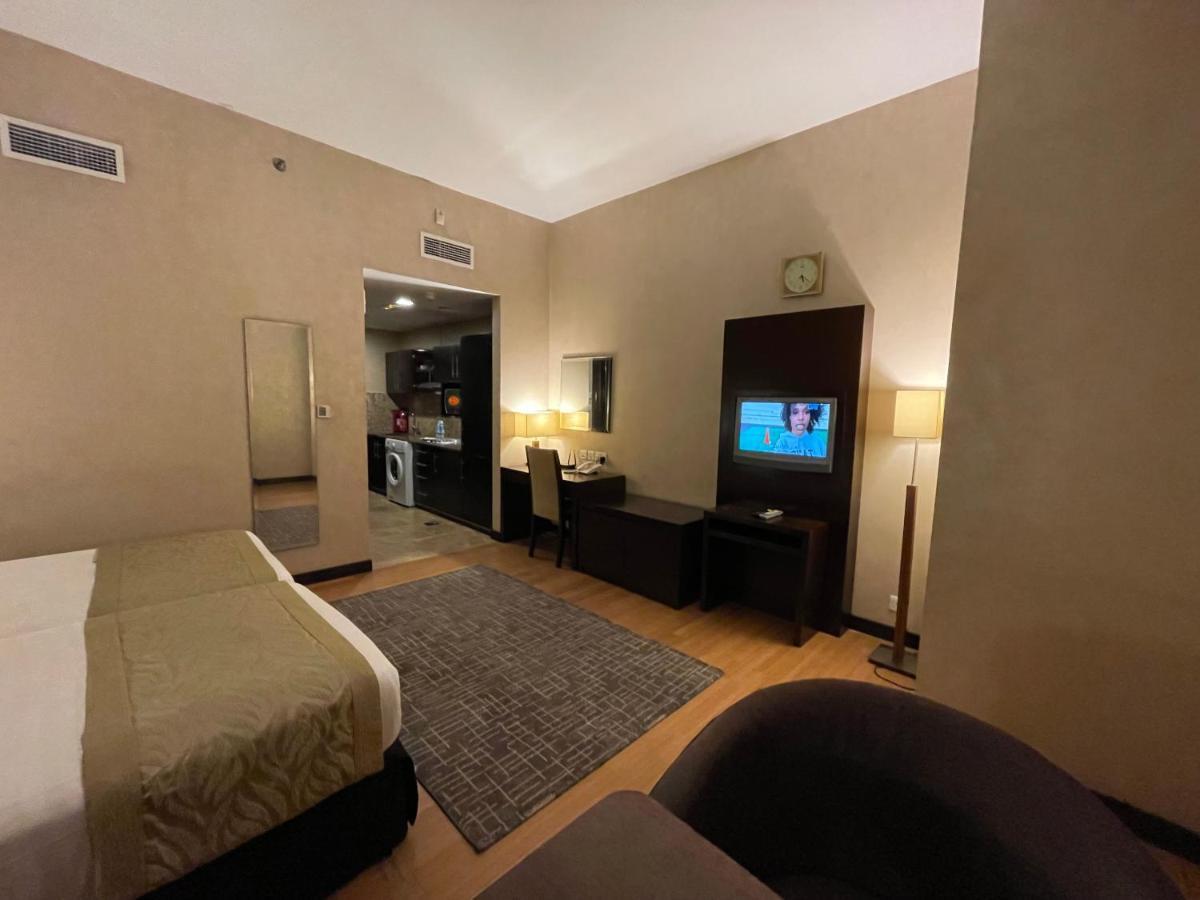 Tulip Creek Hotel Apartments Dubai Exteriör bild