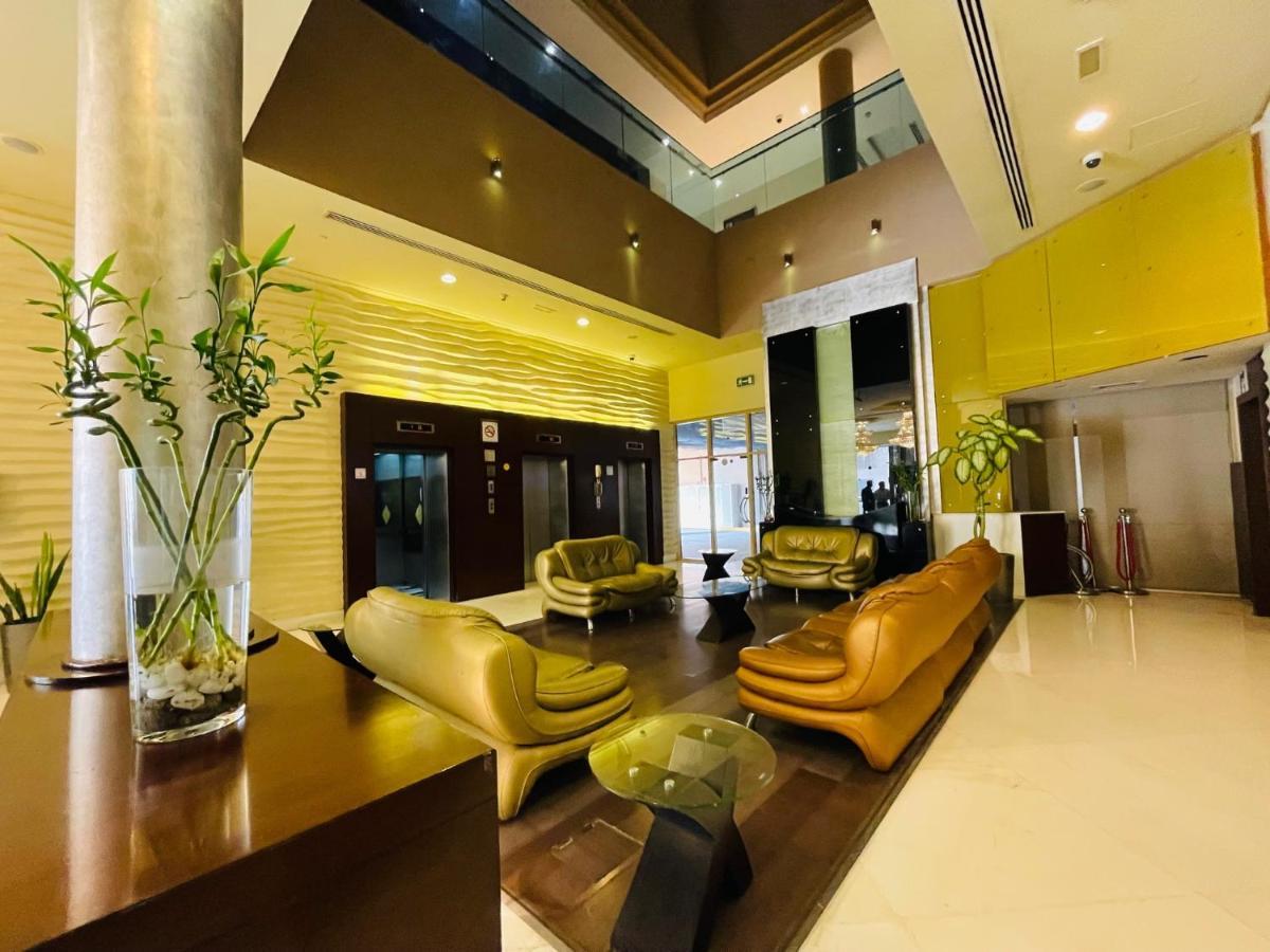 Tulip Creek Hotel Apartments Dubai Exteriör bild