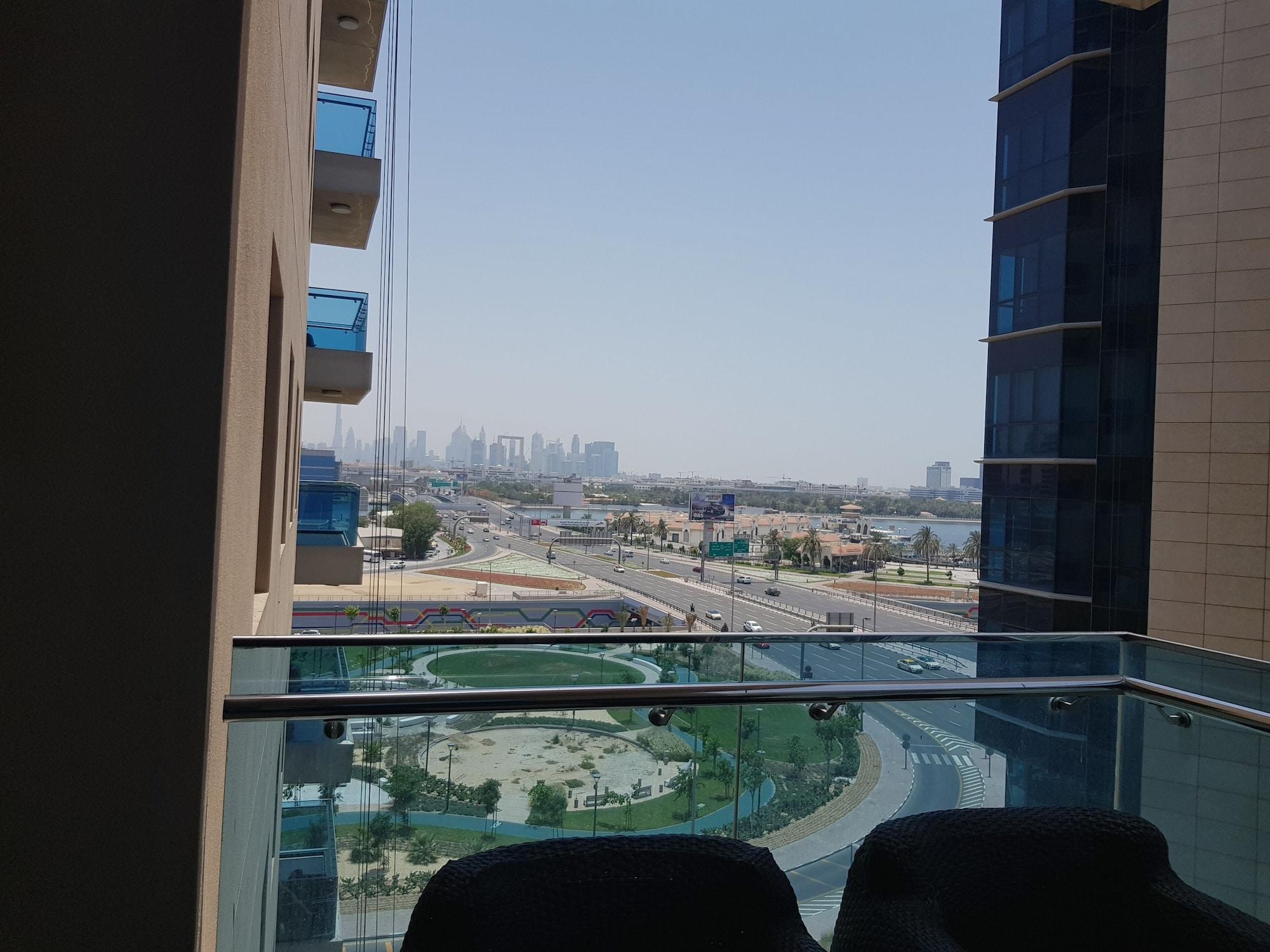 Tulip Creek Hotel Apartments Dubai Exteriör bild