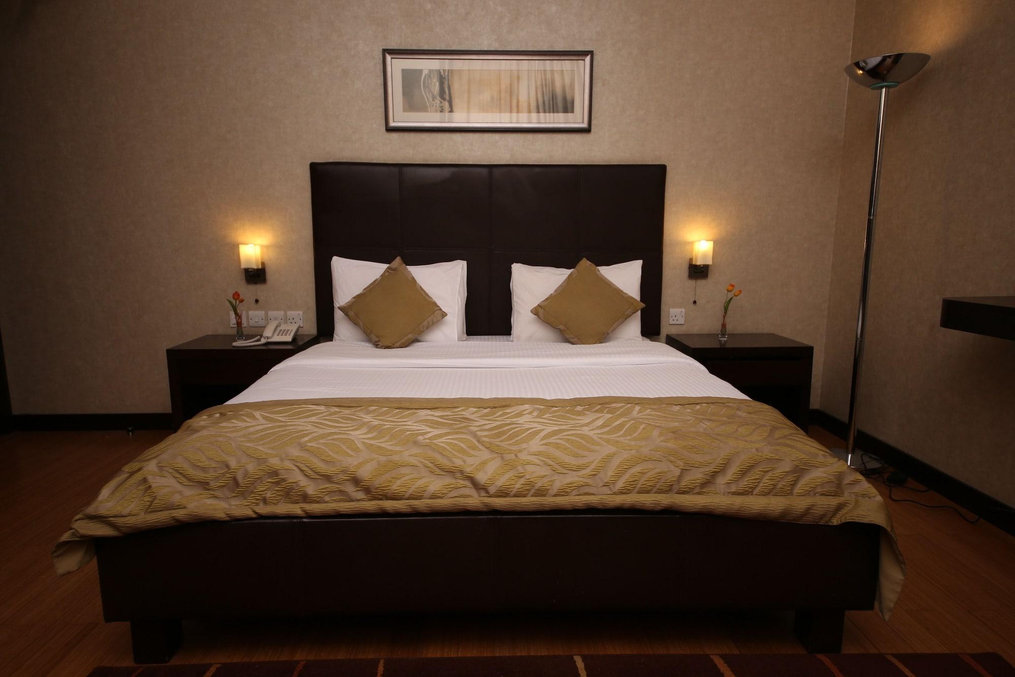 Tulip Creek Hotel Apartments Dubai Exteriör bild