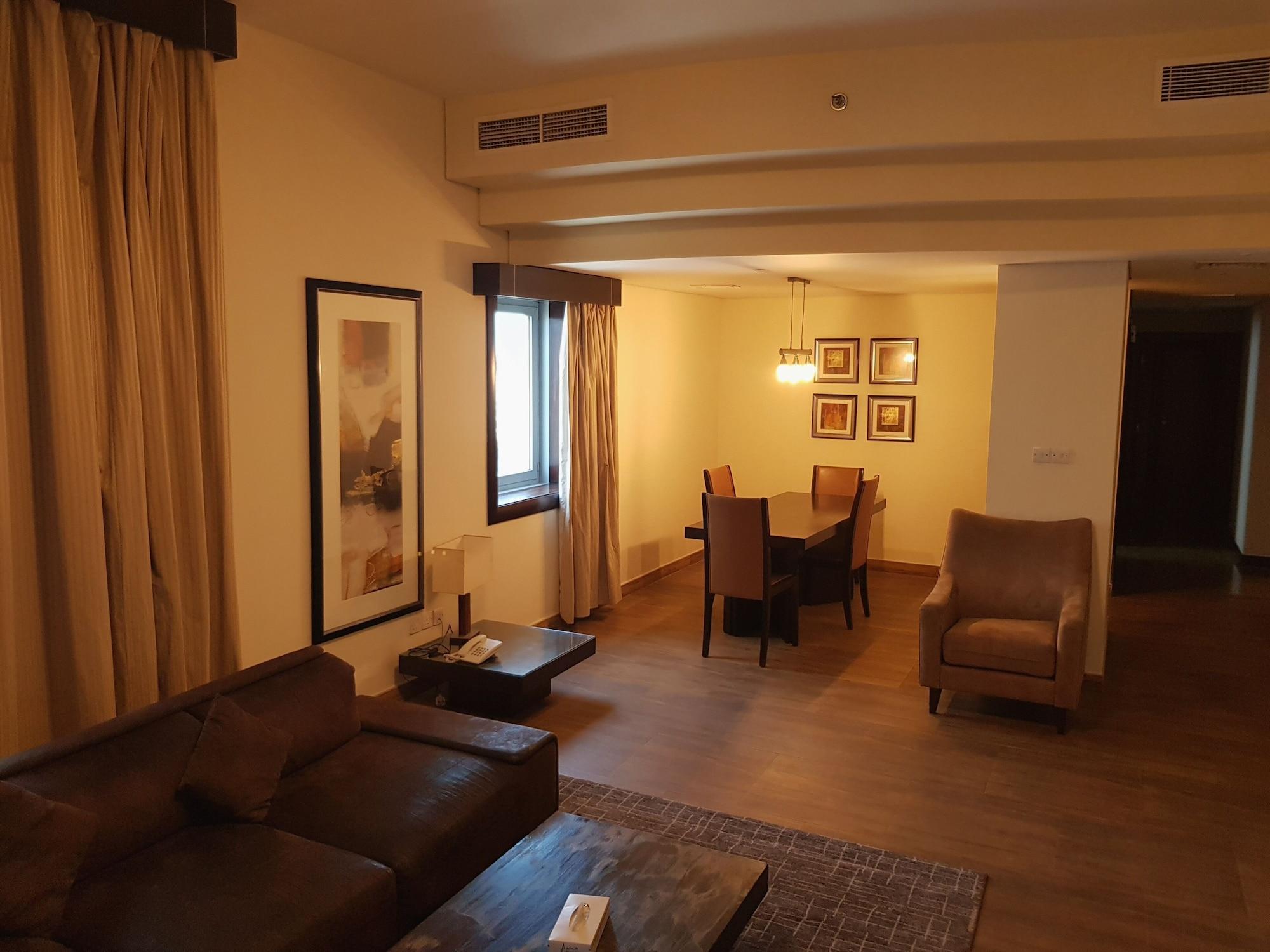 Tulip Creek Hotel Apartments Dubai Exteriör bild