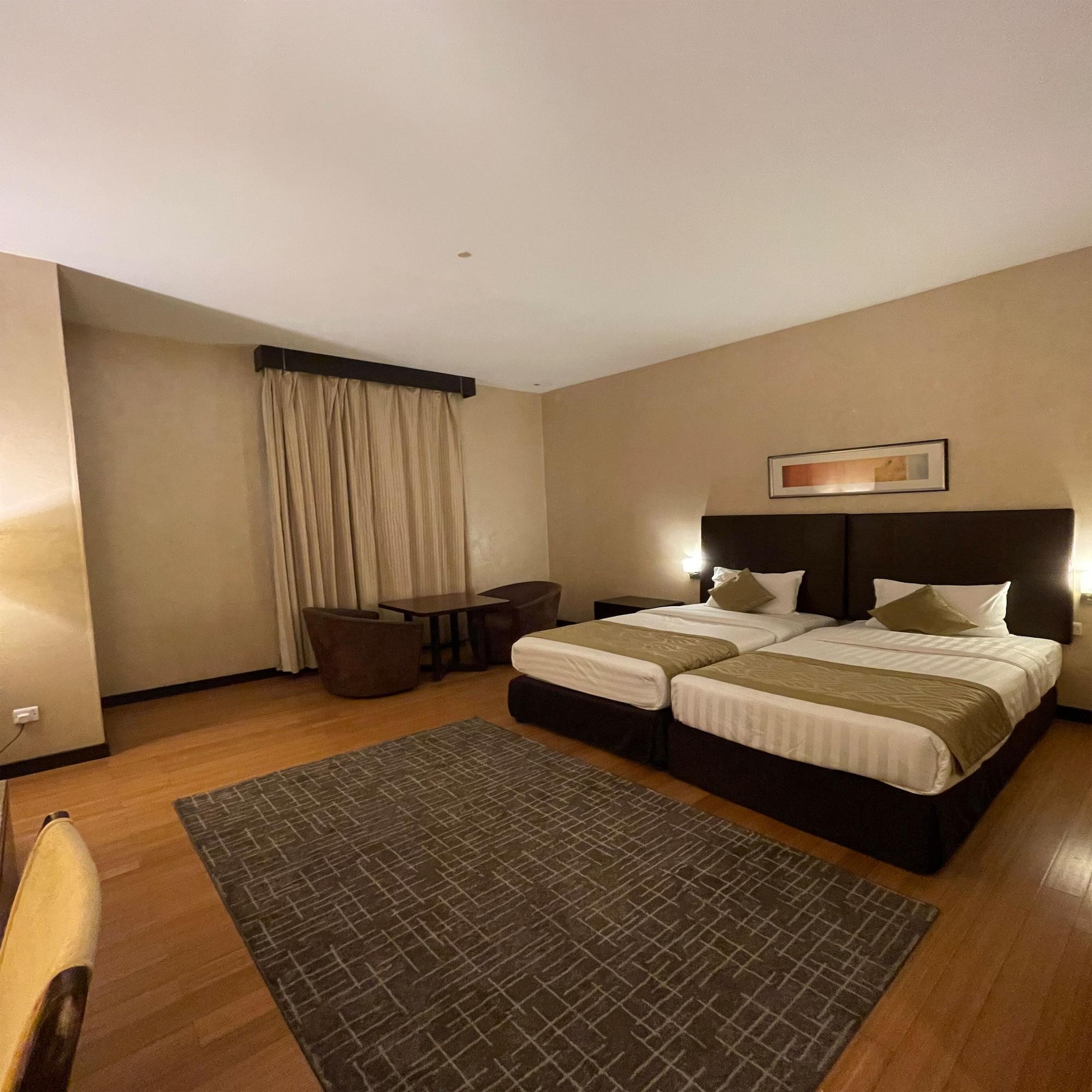 Tulip Creek Hotel Apartments Dubai Exteriör bild